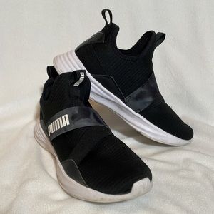 PUMA Black Slip-On Athletic Shoes/Sneakers - Size 7.5